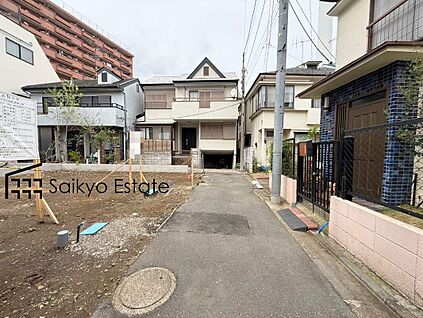 前面道路を含む現地写真