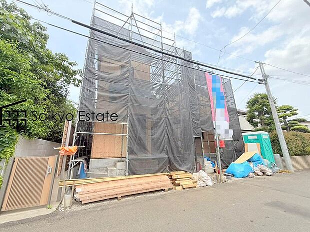 【現地写真】ZEH水準の省エネ住宅!太陽光発電設備標準搭載物件!防犯カメラ付きでセキュリティ面も良好です!