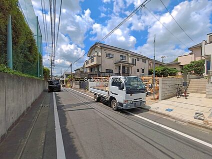 前面道路を含む現地写真