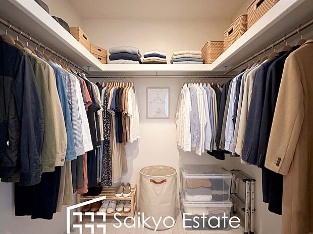 【ウォークインクローゼット【施工例】】6.63帖の洋室にはWIC付き!たっぷり収納ができるWICは衣替え不要で、すぐに使え、片付け上手に!