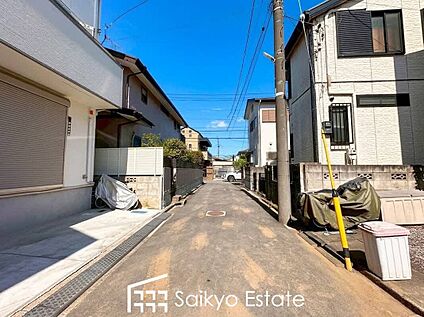 前面道路を含む現地写真※現況古家あり
