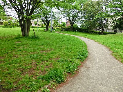 谷戸橋広場 約645ｍ(徒歩約9分)