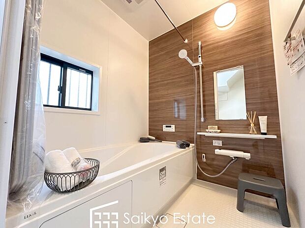 【浴室(施工例)】一日の疲れを癒してくれる一坪タイプの広々バスルーム♪雨の日のお洗濯にも大活躍な浴室暖房乾燥機付きです!