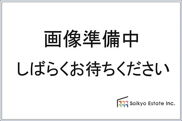 【キッチン】リビングにいる家族とコミュニケーションをとりながら作業が出来る人気のカウンターキッチン。お子様がリビングにいても目が届くので安心です。