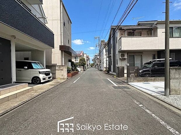 【前面道路】交通量の少ない前面道路ですので、小さなお子様がいらっしゃるご家庭でも安心してお住まいになれます。