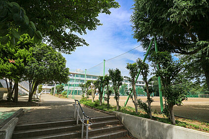 府中市立府中第二中学校 約880ｍ(徒歩約11分)