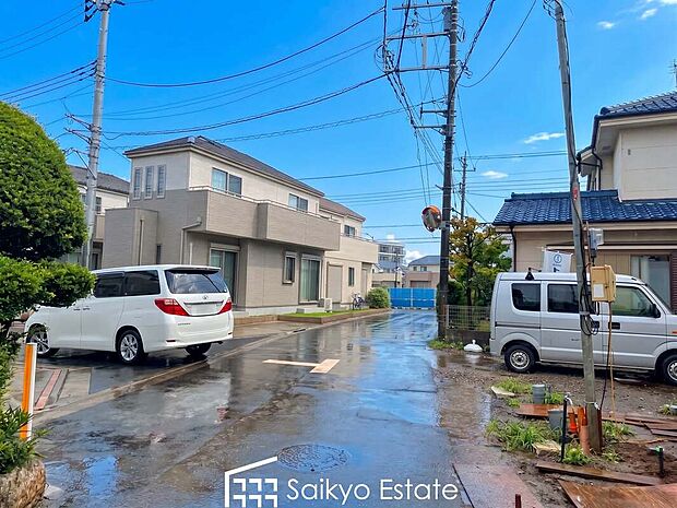 【前面道路】交通量の少ない前面道路ですので、小さなお子様がおられるご家庭でも安心してお住まいいただけます。