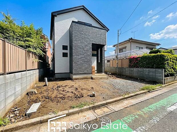【駐車場】車種にもよりますが駐車2台可能です!来客時などに便利な他、セカンドカーをお持ちの方、購入をご検討の方は必見です!