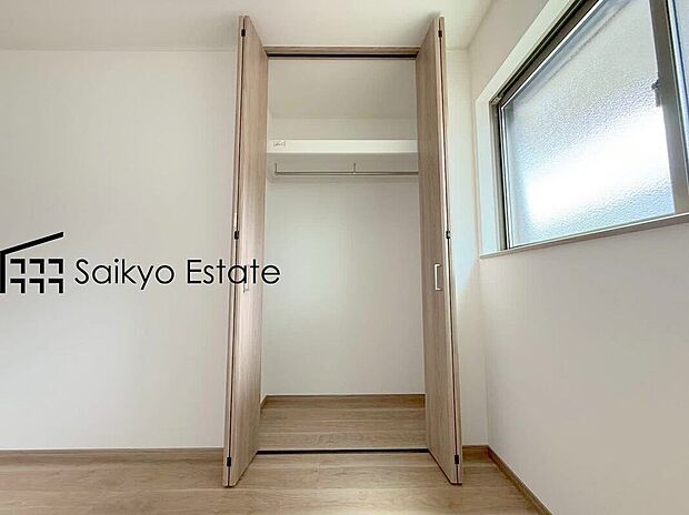 【収納【施工例】】居室に収納を設けておりますので、衣類の他にもカバンや小物など何でも収納して、居室の全空間を有効活用できます♪
