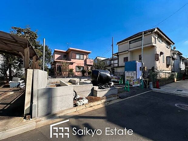 【現地写真】スーパー、コンビニ、ドラッグストアが徒歩10分圏内に揃い生活環境良好です!急なお買い物も安心です♪