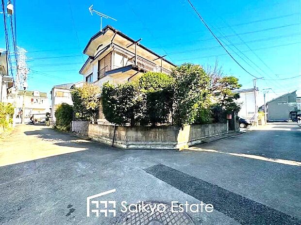 【前面道路】周辺は公園が点在する緑豊かな住環境です。この機会に是非、周辺環境も併せて現地をご覧ください。