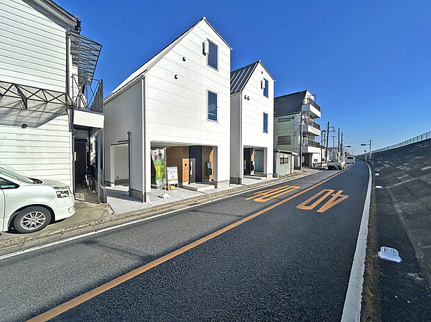 【【外観】】デザインと性能を融合させた、白が基調のオシャレなデザイナーズZEH住宅。