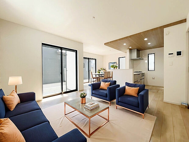 【【建物プラン例：LDK】】構造躯体の倒壊等防止/損傷防止の双方で耐震等級3を標準仕様とし、繰り返す地震や台風をはじめ、災害から家族と暮らしを守ります。