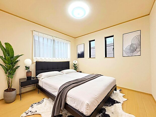 【【Room：6.12帖】】全室南向きのプランニングのため、どの居室も陽当たり良好。日中は柔らかな陽射しが降り注ぐ温かで居心地の良い空間になります。