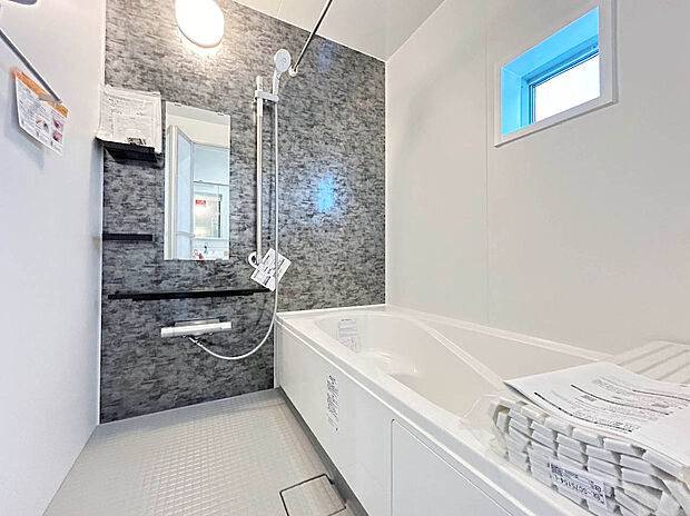 【【施工例：Bath Room】】1坪タイプのバスルーム。足を伸ばしてゆったりと浸かれるのはもちろん、洗い場も広さがあるので立ったりしゃがんだりする動作もスムーズに行えます。