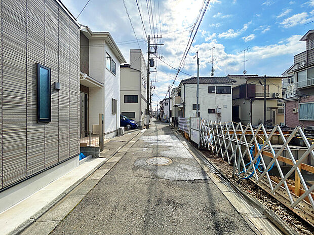 【【前面道路】】東武東上線「ときわ台」駅徒歩10分、都営三田線「板橋本町」駅徒歩13分で利用可能となっている閑静な住宅街で落ち着いた住環境!