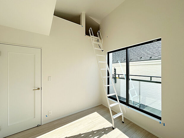 【【Room:6帖】】構造躯体の倒壊等防止/損傷防止の双方で耐震等級3を標準仕様とし、繰り返す地震や台風をはじめ、さまざまな災害から家族と暮らしを守ります。