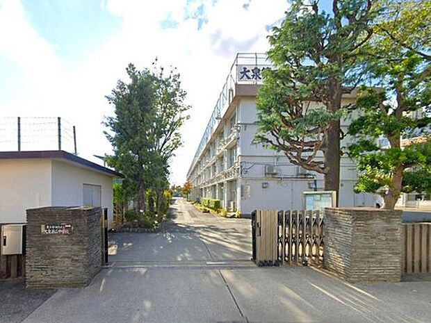 練馬区立大泉第二中学校(約500m)