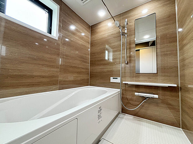 【【施工例：Bath Room】】冬の時期でも浴室内を暖かくでき、ヒートショックの防止にも繋がります！