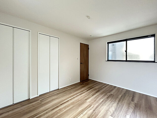 【【Room：6帖】】全居室に収納が備わっているので、収納を活用することでより広く快適な空間を保つことが可能となっています。