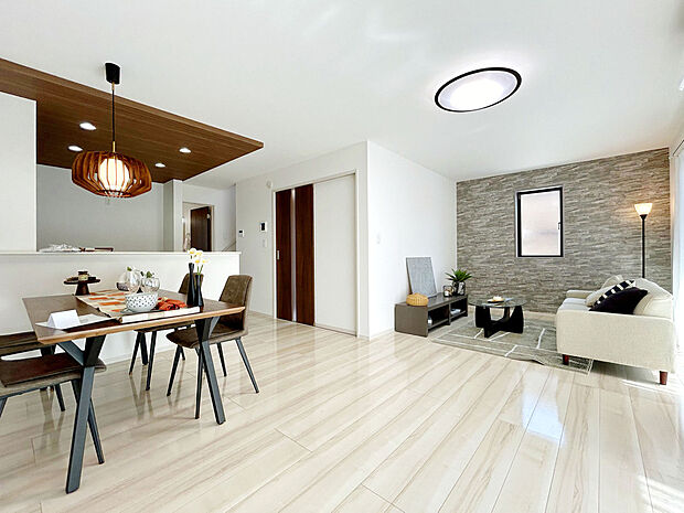 【【建物プラン例：LDK】】壁の一面をアクセントクロスで彩ることでデザイン性を向上し、単調になりすぎないオシャレ空間に設えたプラン選択も可能。ライフスタイル合った住まいを建築することができます。