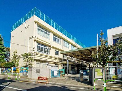世田谷区立烏山小学校 1180m(徒歩15分)