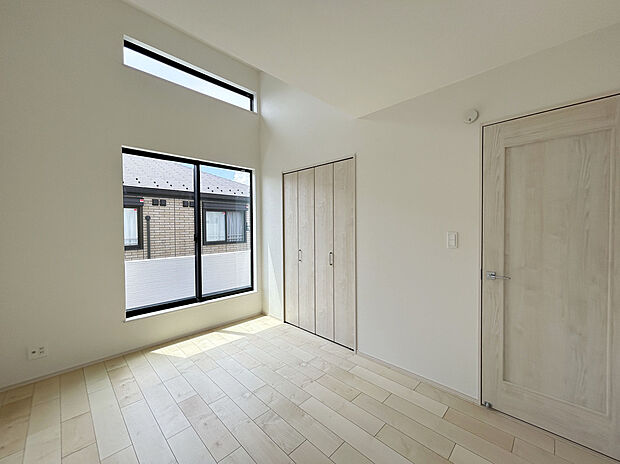 【【Room：L号棟】】サービスバルコニーや吹抜天井などの特色あるプランニング多数。