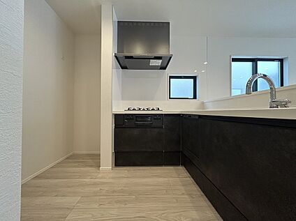 【Kitchen：2号棟】