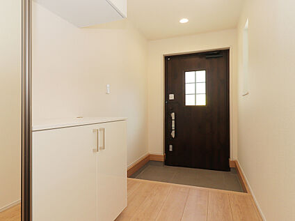 【施工例：Entrance】