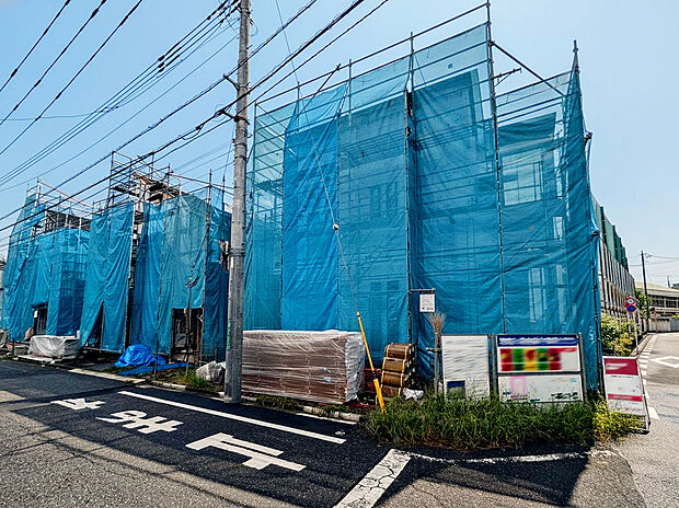 【【外観:9月中旬撮影】】スーパー徒歩7分、コンビニ徒歩9分、ドラッグストア徒歩13分と買い物施設が気軽に利用しやすい徒歩圏内に点在している暮らしやすい立地。