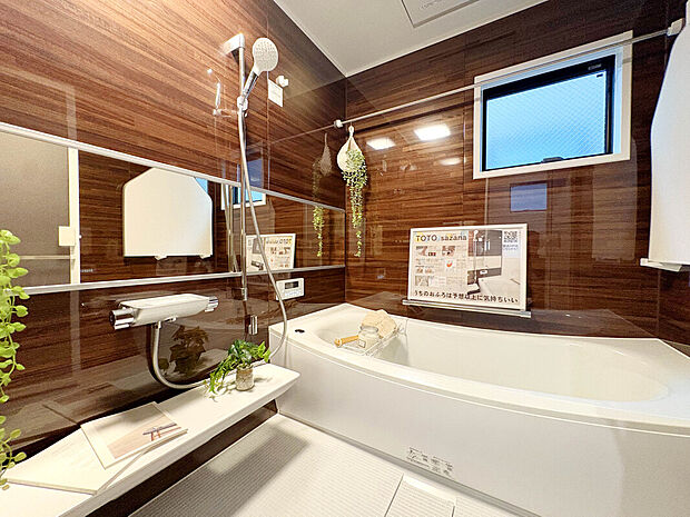 【【Bath Room】】1坪タイプのバスルーム。足を伸ばしてゆったりと浸かれるのはもちろん、洗い場も広さがあるので立ったりしゃがんだりする動作もスムーズに行えます。