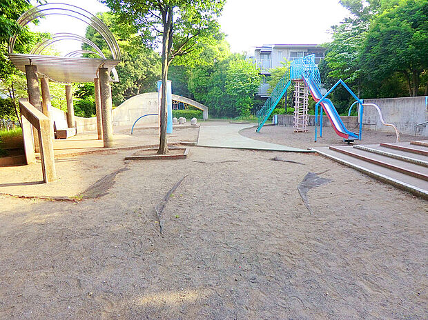 風見の丘公園(約400m)