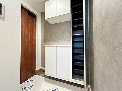 【施工例：Entrance】