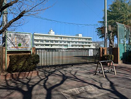 小金井市立南中学校 550m