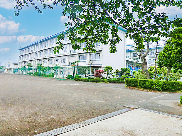小平市立小平第六中学校(約1,600m)