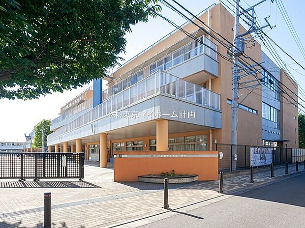 三鷹市立東台小学校(約400m)