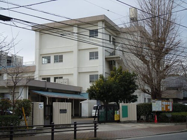 鶴久保小学校（約1,265m）