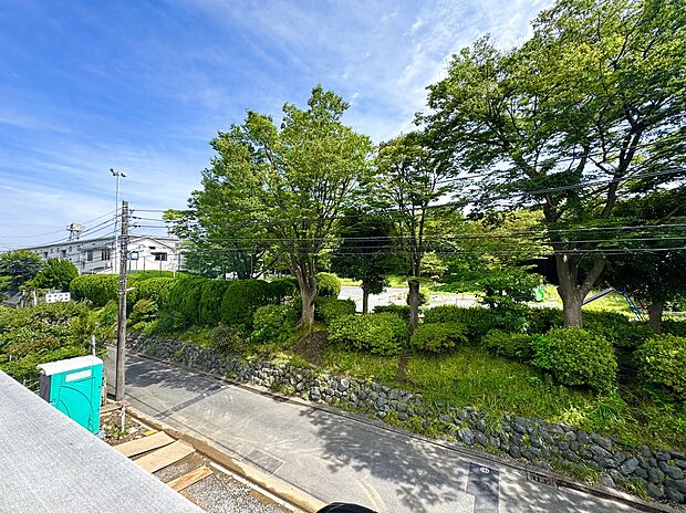 【1号棟からの眺望】2階バルコニーからの心地よい眺望