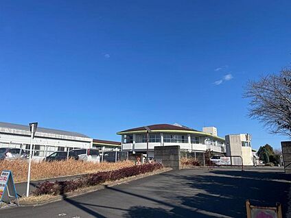三股町立三股西小学校 950m(-)