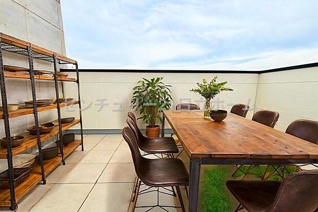 ■本画像は家具の配置をCGで作成しており、実際に現地に家具は置かれておりません。また、価格に家具は含まれておりません。