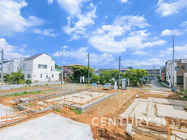 使いやすさもデザインも重視した理想の暮らしをかなえるお家。美しい外観やくつろぎの室内空間にふさわしい「素材」「形」「色彩」を考え、上質感に満ちたお家です。