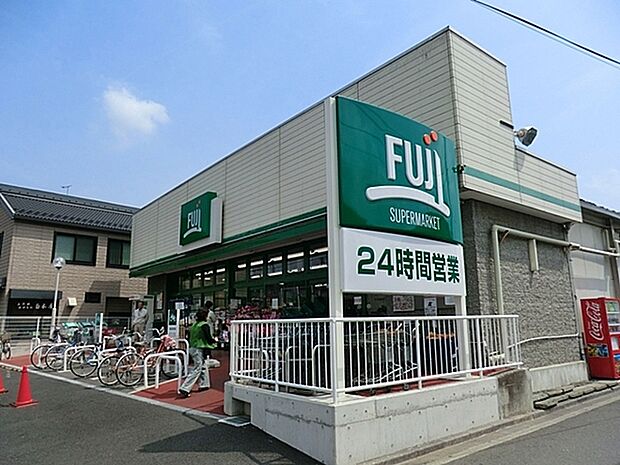 Fuji天神橋店（約700m）