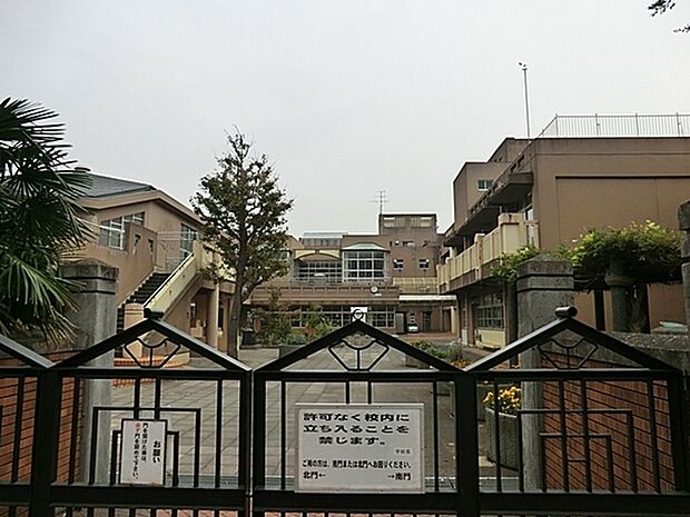 横浜市立大岡小学校(約1,240m)