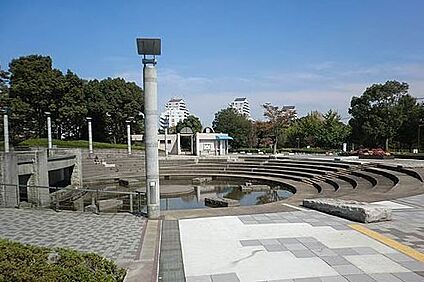 保土ヶ谷公園 1000m(13分)