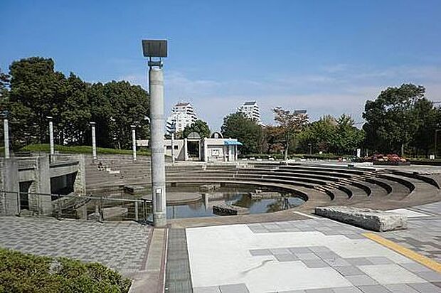 保土ヶ谷公園(約1,000m・徒歩13分)