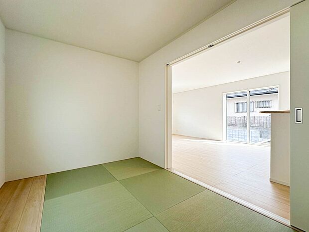 和の空間を感じることのできる落ち着きある一部屋です。