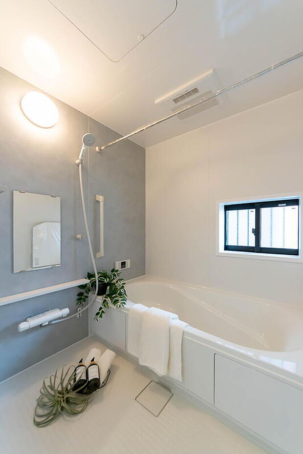 【浴室】☆☆バスルーム☆☆
広々バスルーム。お子様との触れ合いの場所としても大切な空間。一日の疲れを癒す広々バスルームです