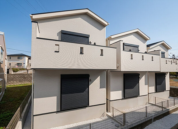 【外観】「威風堂々とした素敵な佇まい」
どの角度から眺めても、所有感が満たされる理想的で素敵な住まい