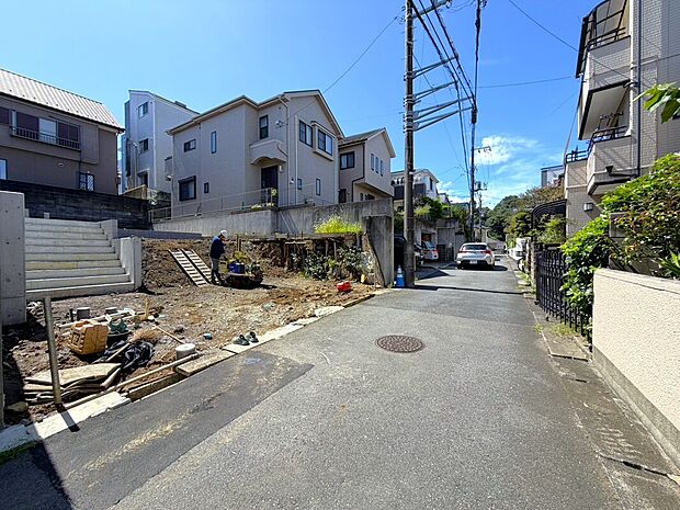 <前面道路>