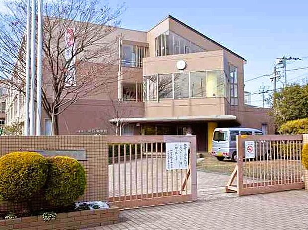 川崎市立井田中学校(約910m)